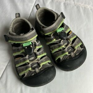 KEEN Little Kids’ Newport H2 Sandals Size 8